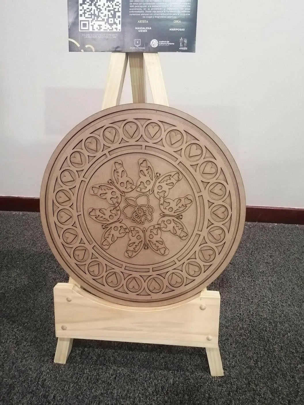 Magdalena Giesek - Manizales Manhole, forma surowa